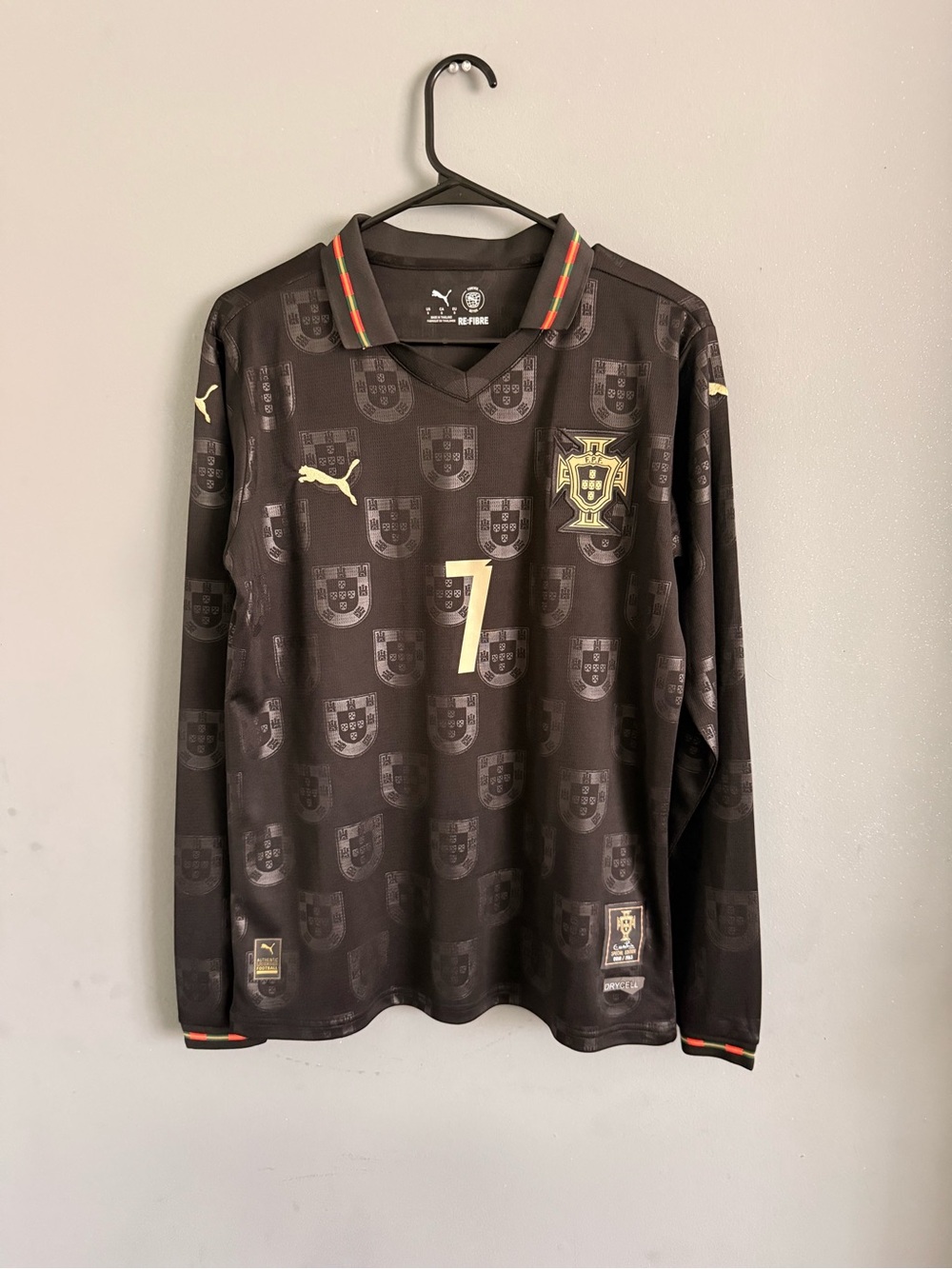 Portugal soccer jersey - Picture 2 of 7